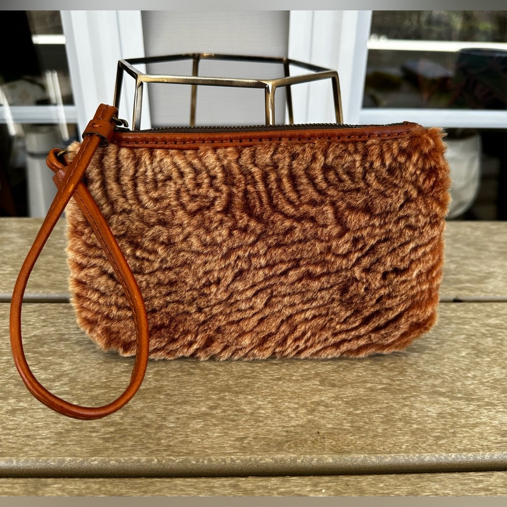 EUC Patrica Nash Wristlet - Picture 2 of 5